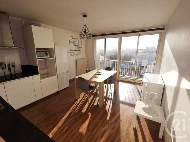 Appartement F2 à louer - 2 pièces - 39.87 m2 - LIVRY GARGAN - 93 - ILE-DE-FRANCE - Century 21 Pierrimo